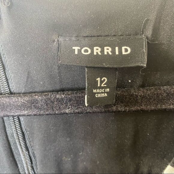 Torrid Floral Fit and Flare Dress Sz 12 - Picture 5 of 5